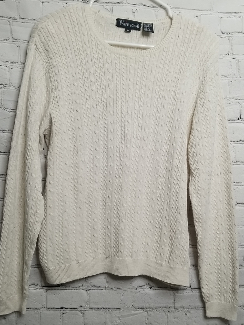 Wainscott Vintage womens Cable Knit Crew Neck Sweater off white size Medium EUC